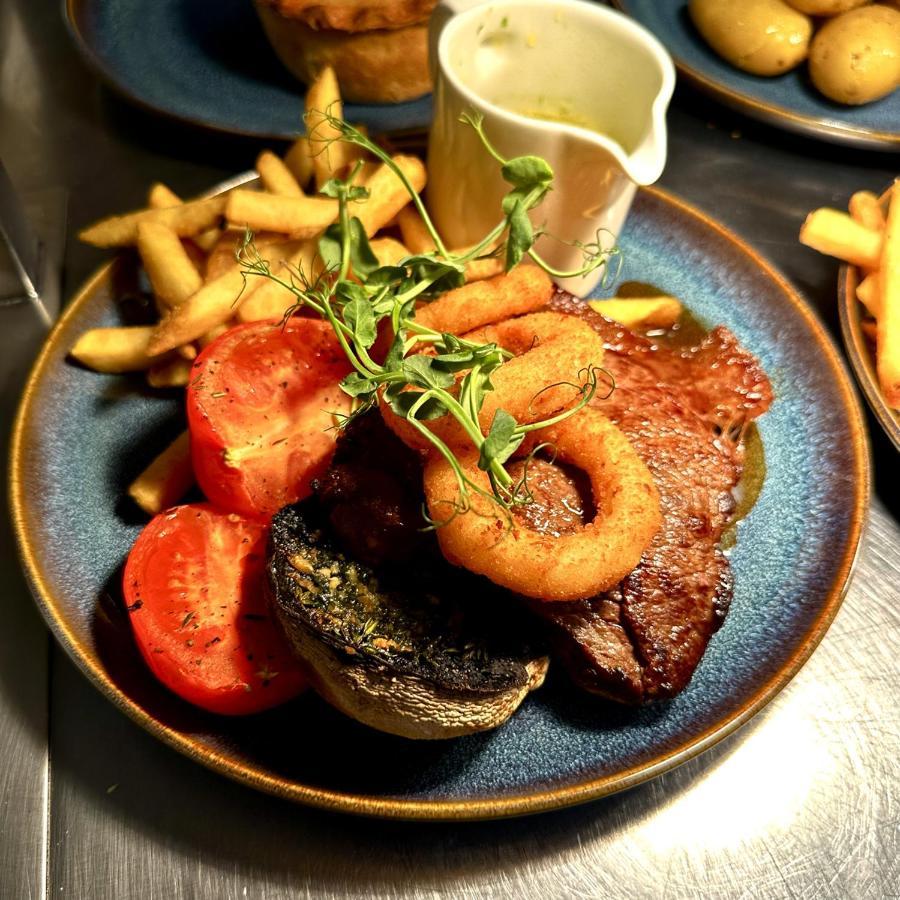 The Nest Hotel & Restaurant Petersfield Bagian luar foto